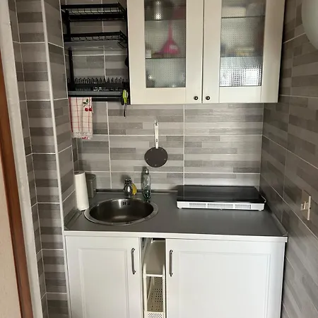 Lagoon View Apartment *