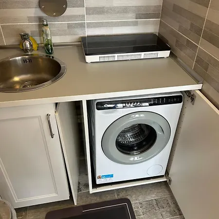 Lagoon View Apartment *