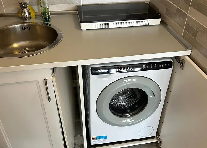 Lagoon View Apartment *