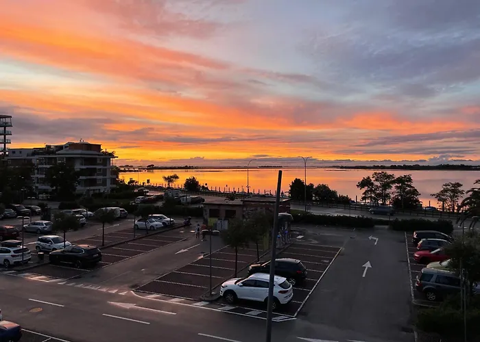 Lagoon View Apartment
